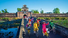 Trao giải và triển lãm ảnh “Huế - Vùng đất thân thiện”