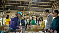 Về xứ tiên nghe chuyện trăm năm