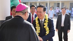 Chủ tịch nước Võ Văn Thưởng chúc mừng Giáng sinh Tổng Giáo phận Huế