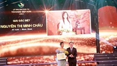 Giảm 12 kg cân nặng, lan toả điều tích cực, người phụ nữ Nam Định đoạt giải Đặc biệt cuộc thi Tôi khoẻ đẹp hơn