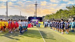 Giao lưu bóng đá mang Tết cho người nghèo