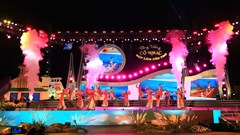 “Vầng trăng cổ nhạc” tại Cần Thơ thu hút đông đảo khán giả mộ điệu