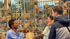 “Tái sinh” gốc tre thành tượng điêu khắc