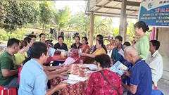 Hậu Giang phát huy vai trò phụ nữ vận động người tham gia BHXH, BHYT