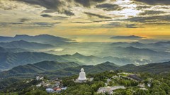 Hơn 300 Tăng Ni Sư Giáo hội Phật giáo đến quần thể tâm linh trên đỉnh Bà Nà hành hương, chiêm bái