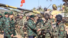 Thủ tướng dự diễn tập chiến thuật có bắn đạn thật của Quân đoàn 12