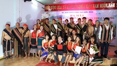 Giữ ngọn lửa văn hóa của đồng bào Ca Dong