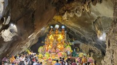 Hà Nội công bố đường dây nóng xử lý vi phạm trong mùa lễ hội 2024