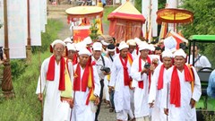 Lễ đón, rước y trang của đồng bào Chăm và Raglai Ninh Thuận