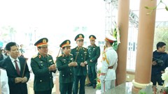 Dâng hương tưởng niệm Đại tướng Nguyễn Chí Thanh