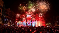 “Phố Đông” Hà Nội “sốt rần rần” với màn bắn pháo hoa chào năm mới 2024, đạt kỷ lục gần 160.000 lượt khách