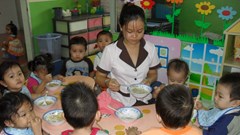 TP.HCM: Kiểm tra định kỳ và đột xuất công tác tổ chức bữa ăn học đường