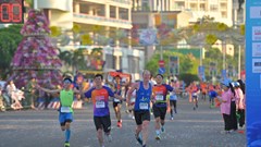 Giải chạy Marathon kỷ niệm 100 năm xây dựng và phát triển Nha Trang