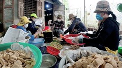 Làng bánh mè rộn ràng đón Tết