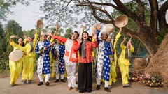 Vừa được Tạp chí Forbes vinh danh, NSND Bạch Tuyết ra mắt sản phẩm âm nhạc mới mùa Tết