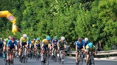 Giải đua xe đạp phong trào “Mừng Xuân - Mừng Đảng”