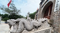 Giá trị đặc biệt của Bảo vật quốc gia cặp rồng đá thành bậc Đền Thượng (Cổ Loa)