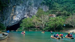 Phấn đấu đưa Phong Nha - Kẻ Bàng là trung tâm du lịch đẳng cấp quốc tế