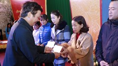 Hơn 1,3 tỉ đồng hỗ trợ cho người lao động khó khăn đón Tết