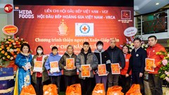 Hội Đầu bếp Hoàng Gia Việt Nam trao 50 phần quà cho người khó khăn