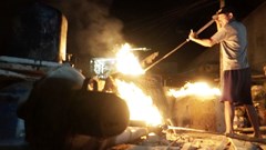 Làng nghề “đỏ lửa” đón Tết