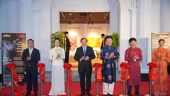 Khai mạc trưng bày nghề thủ công truyền thống và các tác phẩm mỹ thuật của họa sĩ Xèo Chu