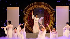 Hình tượng Bà chúa thơ nôm Hồ Xuân Hương trên sân khấu chèo sau 37 năm