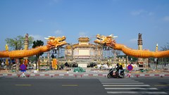 Cặp linh vật rồng ở Huế gây ấn tượng với du khách