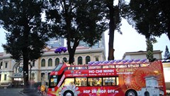 Thí điểm chạy xe điện thân thiện môi trường vận chuyển khách du lịch