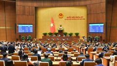 Chủ tịch Quốc hội ký chứng thực Luật Đất đai (sửa đổi) và Luật các tổ chức tín dụng (sửa đổi)