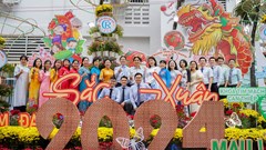 Khai mạc đường hoa xuân Chợ Rẫy