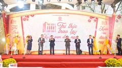 Hà Nội: Rộn ràng Phố Sách mở cửa xuyên Tết phục vụ bạn đọc du Xuân