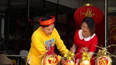 Độc đáo khắc chữ thư pháp ngày Tết