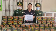 Phát hiện lái xe vận chuyển qua biên giới gần 6 yến pháo hoa để Tết sử dụng