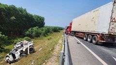 Tai nạn nghiêm trọng trên cao tốc Cam Lộ - La Sơn khiến 3 mẹ con thiệt mạng