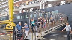 Đón 700 khách du lịch Trung Quốc cập cảng Tiên Sa