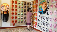 Ươm mầm để người trẻ gắn kết với tuồng cổ