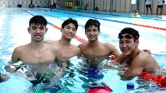 Huy Hoàng cùng các đồng đội giành 4 HCV giải bơi các nhóm tuổi châu Á