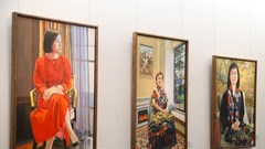 Thưởng lãm gần 60 bức tranh chân dung của họa sĩ Phạm Luận