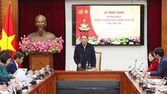 Bộ trưởng Nguyễn Văn Hùng: Tôn vinh các nghệ sĩ, tạo động lực thúc đẩy năng lực sáng tạo, cống hiến cho đất nước