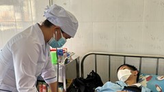 Những nữ điều dưỡng tận tâm, hết lòng vì người bệnh