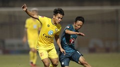 Cuộc đua nóng bỏng ở hai đầu bảng xếp hạng