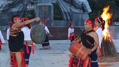 Chàng trai 8X đam mê gìn giữ văn hóa truyền thống Cor