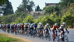 Áo vàng liên tục đổi chủ tại giải xe đạp nữ lớn nhất Việt Nam