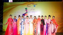 BST "Viễn Đông Long Hội" của NTK Vũ Thảo Giang toả sáng