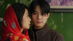 Trăng khuyết: Âm nhạc hoà quyện với những thủ pháp điện ảnh