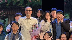 Có hay không sự trở lại của sân khấu?