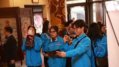 Đoàn viên thanh niên đến với nhà hát nghệ thuật truyền thống: Những “đại sứ” gìn giữ, phát huy văn hóa Việt Nam