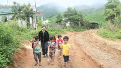 Nhọc nhằn cô giáo mầm non vùng cao