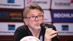 HLV Troussier: Chúng tôi không từ bỏ, phải nỗ lực hết sức ở trận lượt về